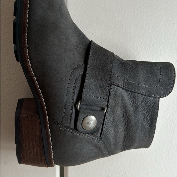 Like New! ✨ Wolky Leather Ankle Boots - Picture 4 of 5